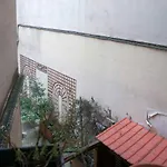 Warm Studio Apartment In A Charming Neighbourhood