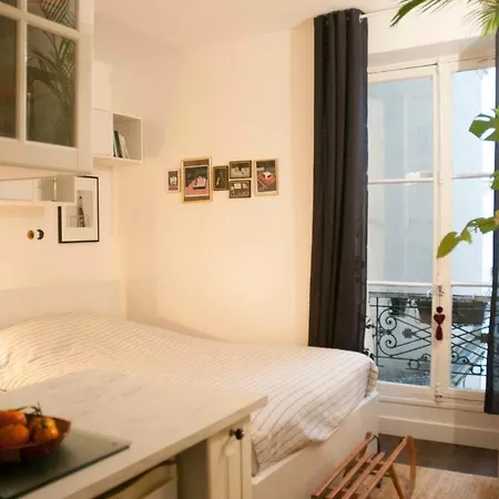 Appartamento Warm Studio In A Charming Neighbourhood *